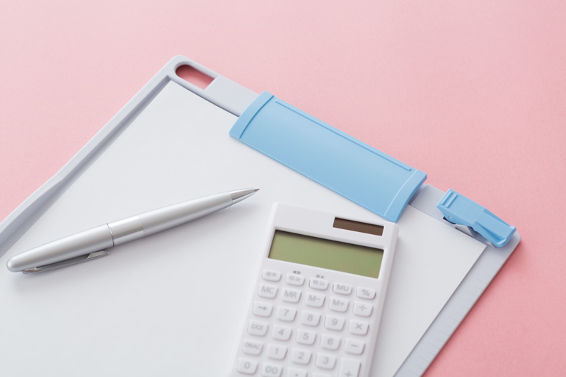 キャッシングの金利はいくら？利息を抑えるコツと計算方法を解説