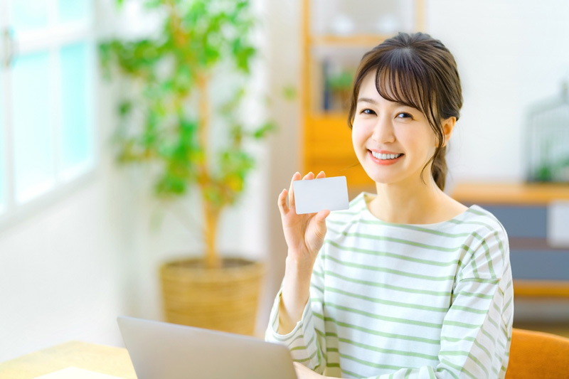 初めてのカードローンの選び方は？金利や審査・注意点を解説